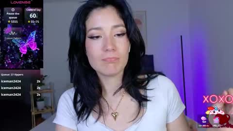 eliiih_ online show from October 9, 4:07 am