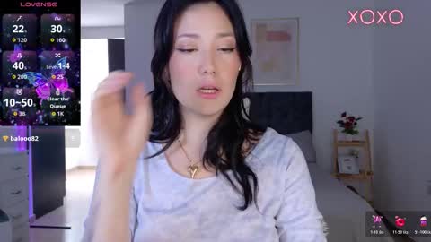 eliiih_ online show from November 3, 3:46 pm