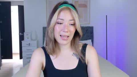 eliiih_ online show from September 12, 6:21 pm