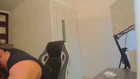 ElijahThorne online show from November 18, 6:49 am