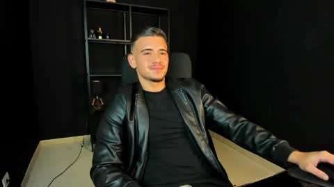 ElijahThorne online show from April 16, 6:57 am