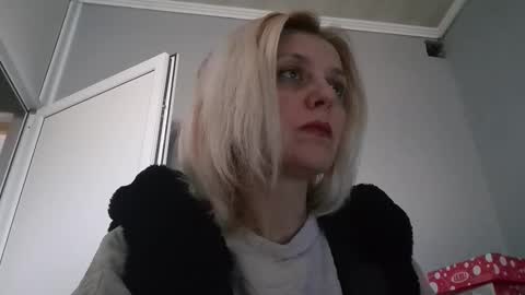 Elina online show from March 13, 2:53 pm