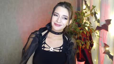 Elina online show from October 31, 11:49 pm