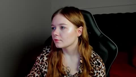 elinavale online show from March 14, 5:11 am