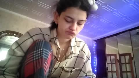 Lola online show from November 29, 7:16 am