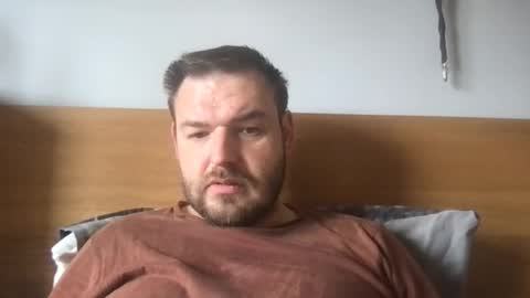 e26 online show from April 22, 12:01 pm