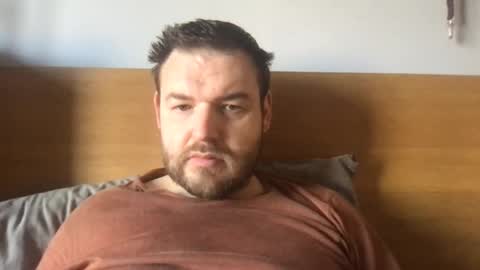 e26 online show from March 8, 12:20 pm