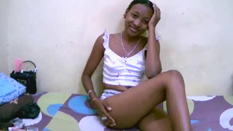 elisa689549 online show from October 22, 7:37 pm