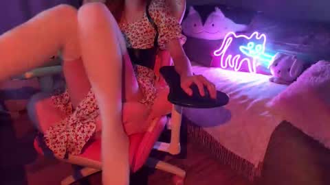 Elisa North online show from September 11, 5:36 pm