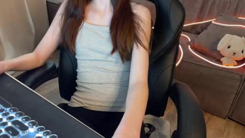 Elisa North online show from February 18, 7:10 am