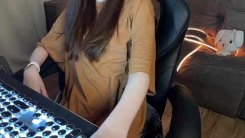 Elisa North online show from March 11, 1:59 am