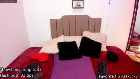 Elizabeth  online show from November 20, 12:15 pm