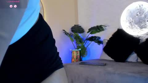 Elise diamond online show from March 8, 1:50 am