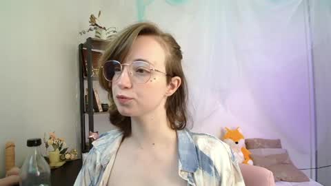 elise_nyx online show from March 31, 11:43 am