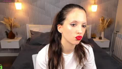 Elise online show from April 5, 9:17 am