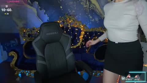 elisevelour online show from March 3, 2:02 pm