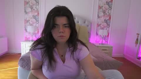 elissawow online show from April 13, 7:23 am