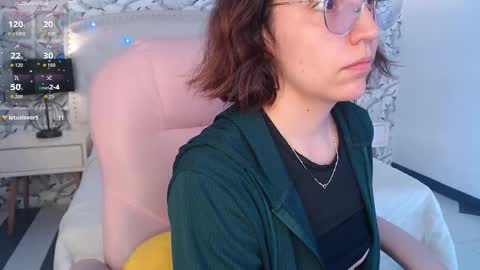 Eliza online show from December 4, 8:19 pm