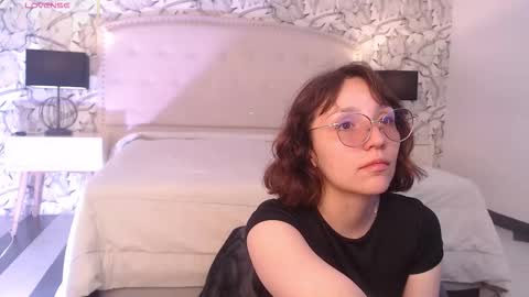 Eliza online show from November 4, 7:26 pm