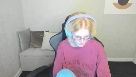 Elizabeth online show from September 19, 1:10 am