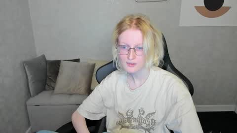 Elizabeth online show from September 27, 2:31 am