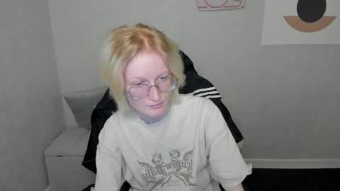 Elizabeth online show from September 11, 1:40 am