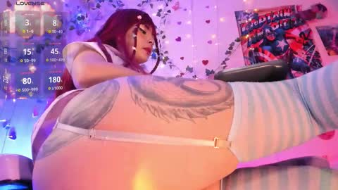 Snapshot of elizabeth_jing chatting on October 31, 1:55 pm    Independent Model online show from October 31, 1:55 pm