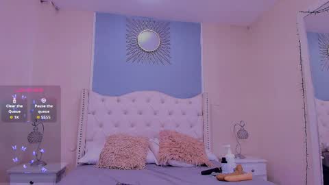 Elizabeth  online show from April 4, 3:19 pm