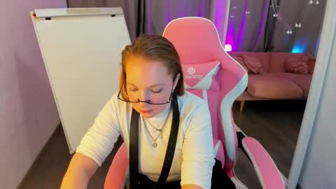 Lizzy online show from November 15, 2:51 pm