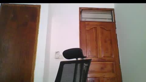 Ella online show from February 20, 7:45 am