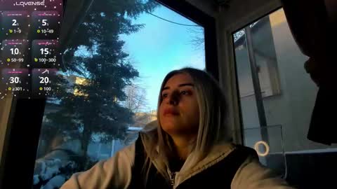 ella_vee online show from February 3, 6:11 am