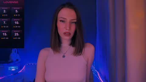 ellaamber online show from March 28, 6:48 am