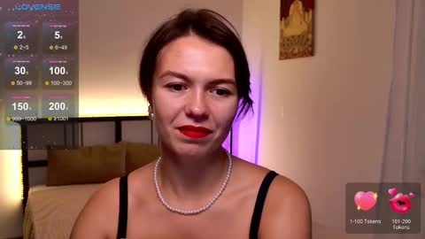 Snapshot of ellacanny chatting on October 17, 5:44 am ellacanny online show from October 17, 5:44 am
