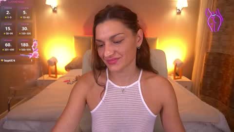 Snapshot of ellagoldenn chatting on September 11, 9:16 pm Ella online show from September 11, 9:16 pm