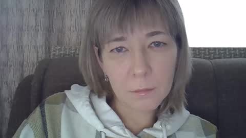 ellajohnsonx online show from February 9, 12:30 pm