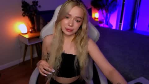 Ella online show from April 13, 5:55 am