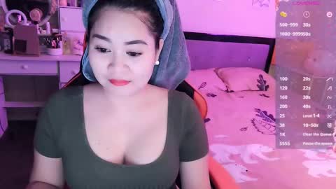 Snapshot of elleelle123 chatting on September 29, 12:20 am Ann online show from September 29, 12:20 am