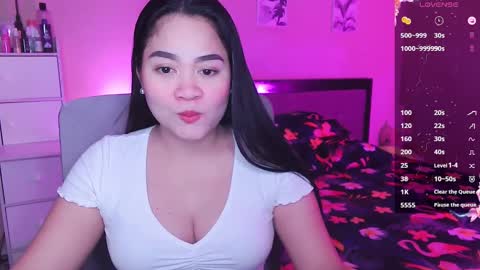 Snapshot of elleelle123 chatting on December 26, 12:49 pm Ann online show from December 26, 12:49 pm