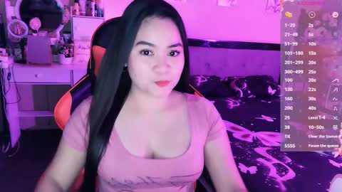 Snapshot of elleelle123 chatting on November 2, 11:32 am Ann online show from November 2, 11:32 am