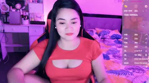 Snapshot of elleelle123 chatting on October 22, 1:31 am Ann online show from October 22, 1:31 am