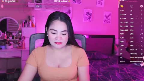 Snapshot of elleelle123 chatting on February 25, 2:36 am Ann online show from February 25, 2:36 am