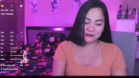 Snapshot of elleelle123 chatting on December 21, 1:04 am Ann online show from December 21, 1:04 am