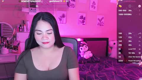 Snapshot of elleelle123 chatting on February 27, 3:29 am Ann online show from February 27, 3:29 am