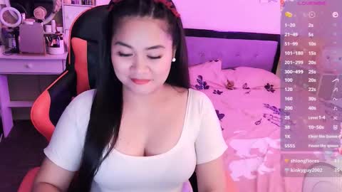 Snapshot of elleelle123 chatting on September 17, 1:14 pm Ann online show from September 17, 1:14 pm