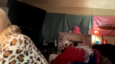 ellejess online show from February 23, 8:38 am