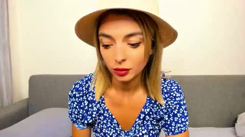 ellen_flow online show from September 18, 8:02 pm