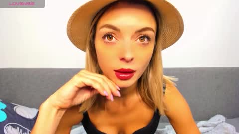 ellen_flow online show from October 4, 9:45 pm