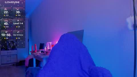 Ellie online show from January 17, 3:43 pm