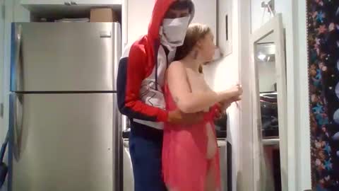 Ellie online show from October 27, 5:35 pm