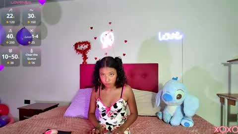 ellie_cute7 online show from August 4, 7:43 pm